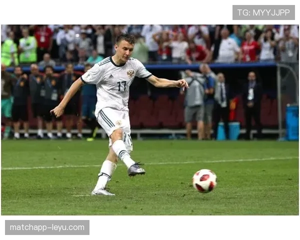 新星崭露头角,足球赛场传奇时刻再现引发热议 新星崭露头角,足球赛场传奇时刻再现引发热议