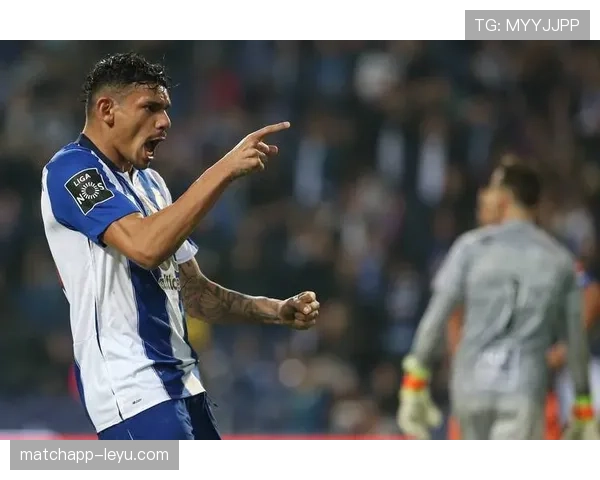 波尔图欧战强势反弹,逆转晋级八强展现争冠实力 波尔图欧战强势反弹,逆转晋级八强展现争冠实力