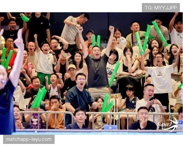 联赛社交热点话题持续升温,球迷互动活跃度显著提升 联赛社交热点话题持续升温,球迷互动活跃度显著提升