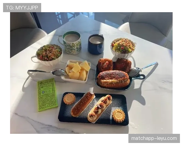 史梦瑶晒早餐，咖啡机像艺术品，我的生活费去哪儿了